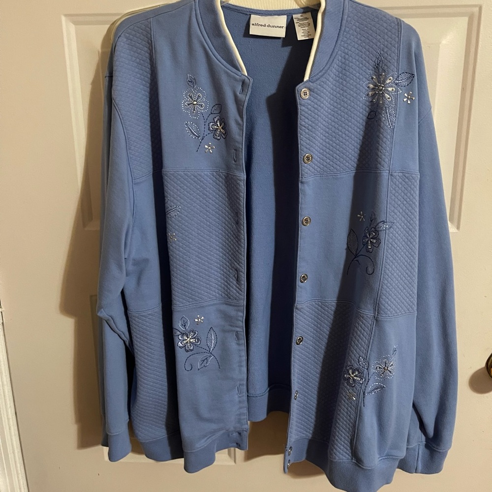 Alfred Dunner button up light weight athletic type jacket/sweatshirt